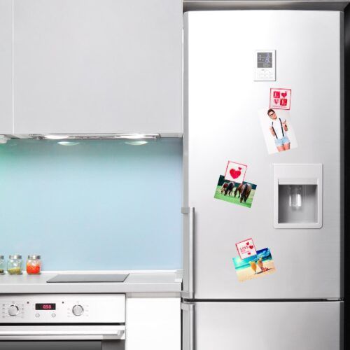 3 magnets sur réfrigérateur