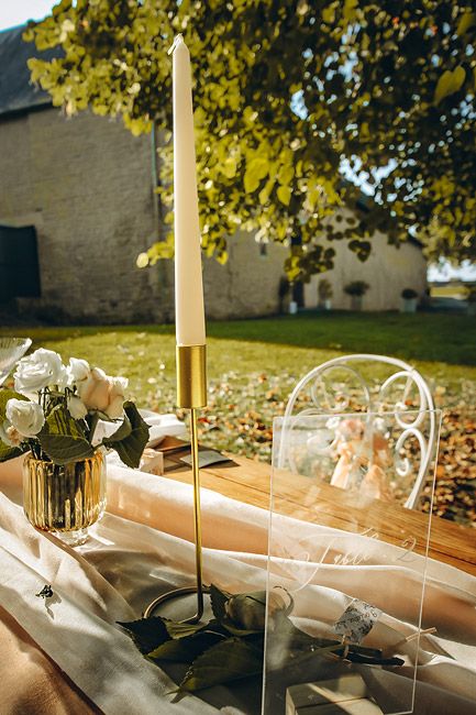 Bougeoir design en métal doré Ø9,5x23cm, décoration élégante pour table romantique ou ambiance chaleureuse