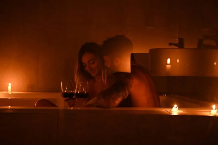 Bienvenue dans l’univers de Rose&Fly : Pimentez votre vie à deux ❤️