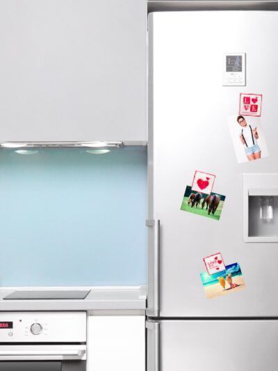 3 magnets sur réfrigérateur
