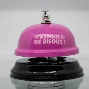 Sonnette Humoristique de Table – « Besoin de bisous ! »