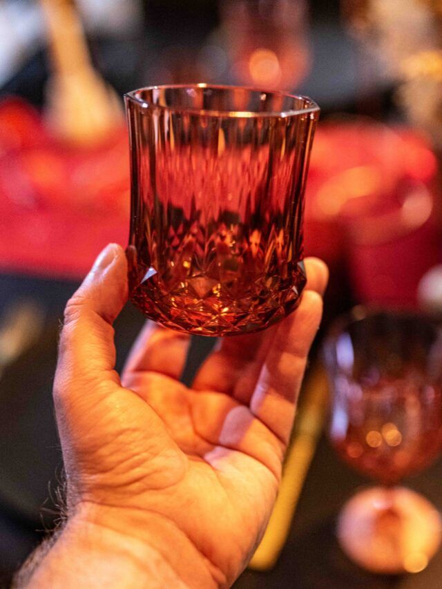 Verre réutilisable en plastique ambre 260ml effet cristal, élégant et solide pour table romantique ou conviviale