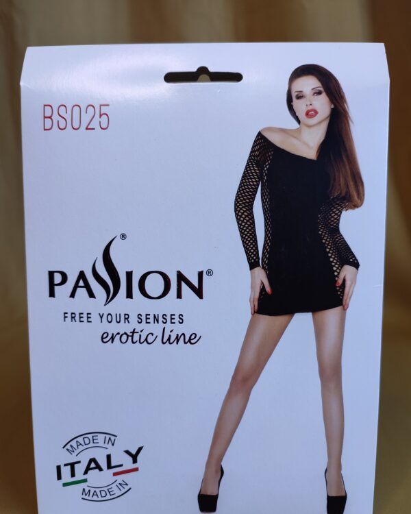 Robe Résille & Épaules Dévoilées