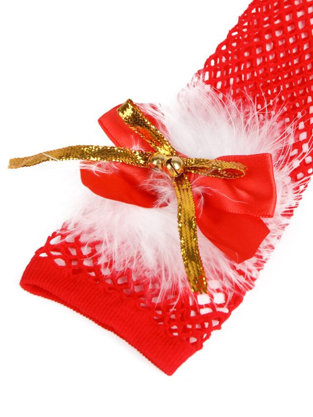 Mitaines de Noël rouges portées sur les bras – détails rubans et grelots