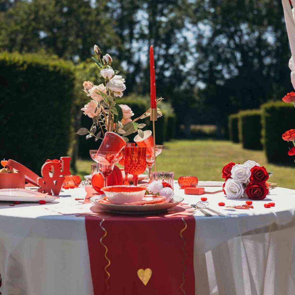 Chemin de table Dame de Cœur utilisé pour table romantique