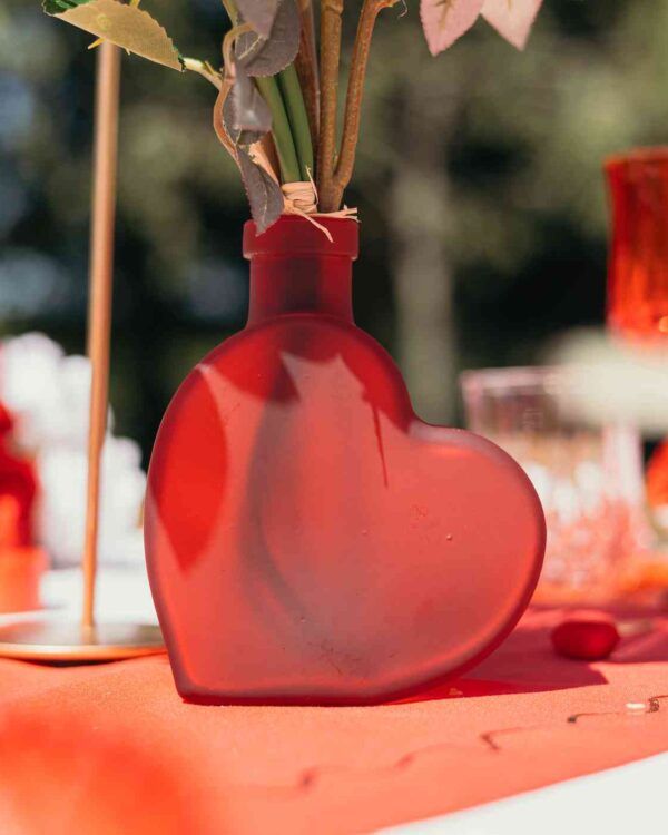 Vase Cœur en Verre Givré Rouge – 250 ml