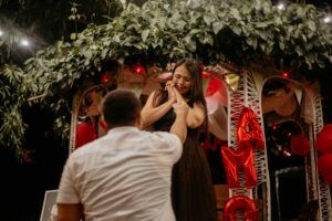 Comment décorer une demande en mariage à la maison : le guide complet