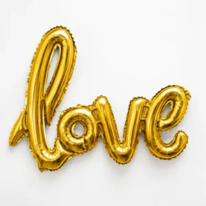 Ballon Love doré en aluminium 73 x 59 cm